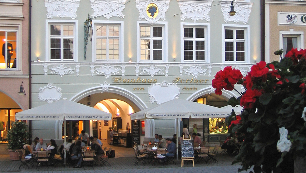 Restaurant und Weinbar SANTA in Rosenheim - das Gasthaus am Max-Josefsplatz